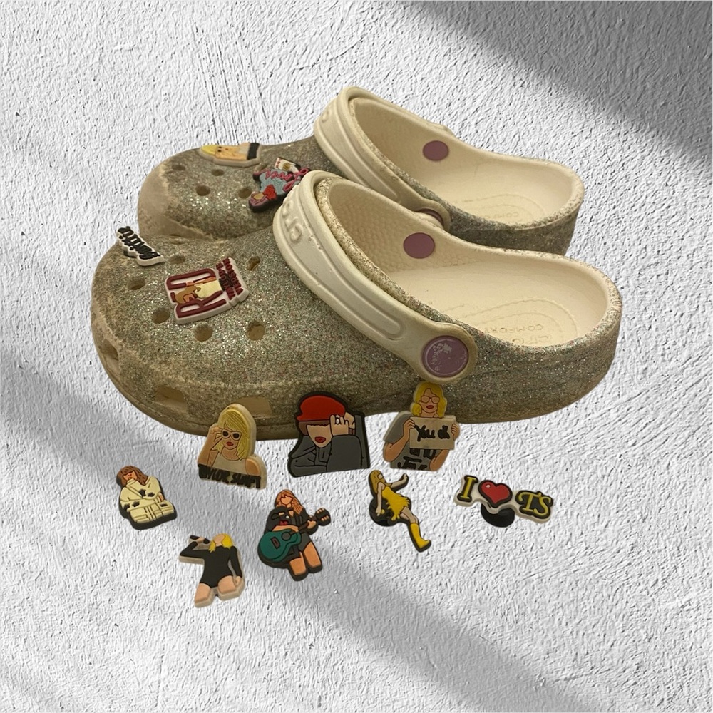 Crocs Classic Girls Size C13 Glitter Rubber Slip On Clog With Swift Music Charms